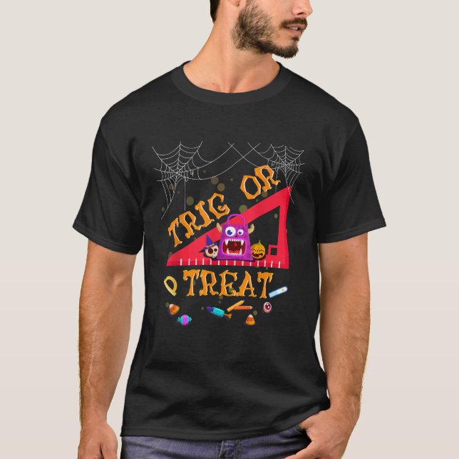 Camiseta Professores De Matemática De Halloween Que Testam  (Frente)
