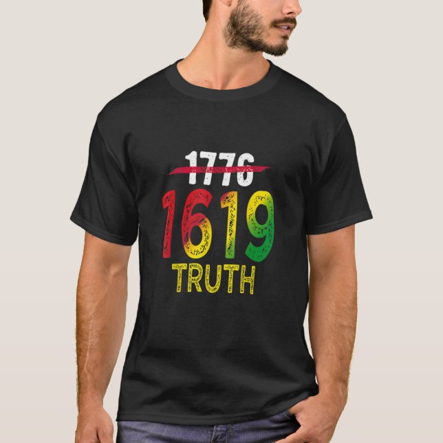 Camiseta Projeto 1619 Nossos Ancestrais História Negra Mês (Frente)