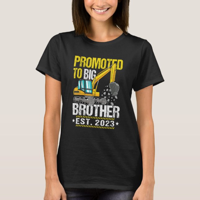 Camiseta Promoted to Big Bro 2023 Leveled up to Big Brother (Frente)