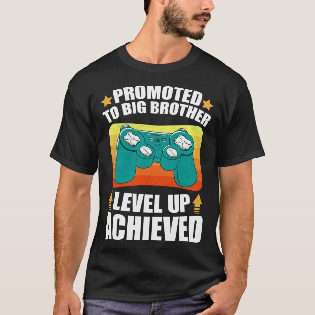 Camiseta Promoted To Big Brother Level Up Achieved Gamer Bi (Frente)