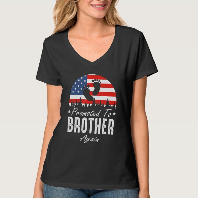 Camiseta Promoted To Brother Again 2024 US Flag Father's Da (Frente)