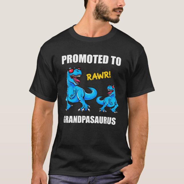 Camiseta Promoted To Grandpasaurus  Grandpa Baby Announceme (Frente)