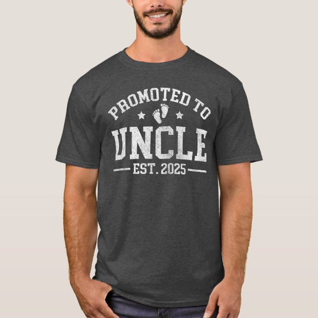 Camiseta Promoted to Uncle est 2025 Baby Announcement for U (Frente)