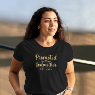 Camiseta Promovido a Ano Personalizado da Tipografia da Mad