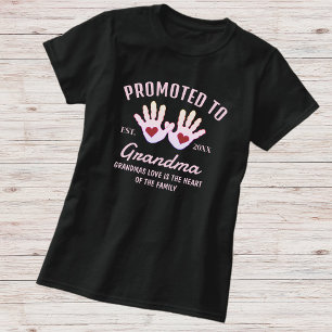 Camiseta Promovido À Avó Est. Manuais de Bebê do Ano