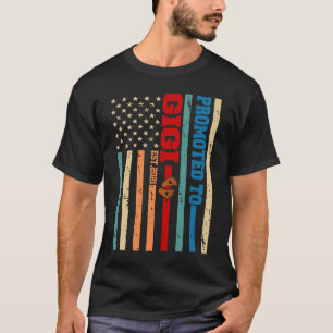 Camiseta Promovido a Gigi EST 2021 Retro Vintage Madre D