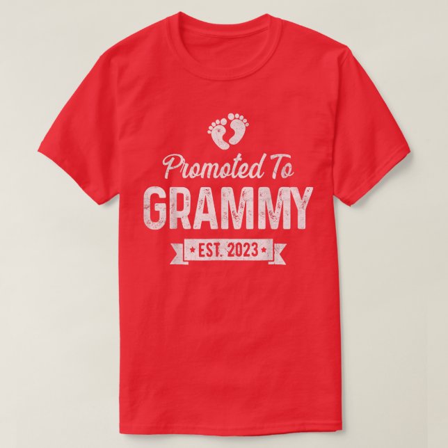Camiseta Promovido A Grammy Est 2023 Em Breve A Ser Grammy  (Frente do Design)
