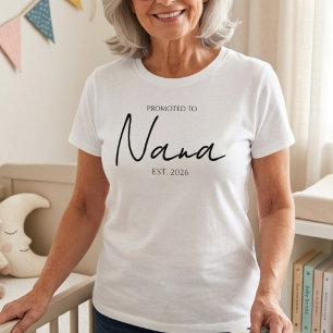 Camiseta Promovido a Vovó Clássico Ano de Fundação Design