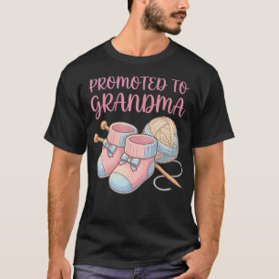 Camiseta Promovido a Vovó Fio de Tricô Botinhas Lindas