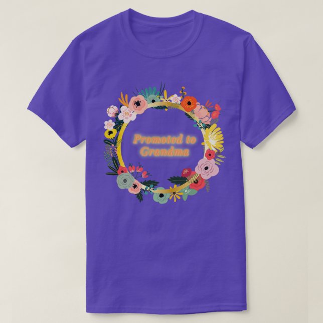 Camiseta Promovido à vovó presente para mães Dias de as mãe (Frente do Design)