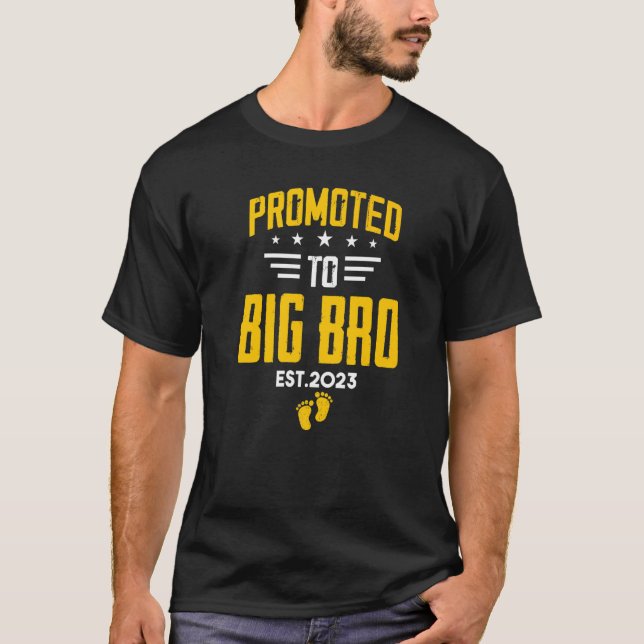 Camiseta Promovido Ao Big Bro 2023 Nivelando Até Big Bro 20 (Frente)