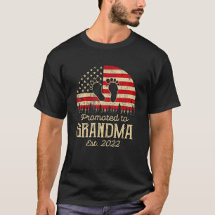 Camiseta Promovido ao Excelente GRANDMA Est 2022 Floral Fir