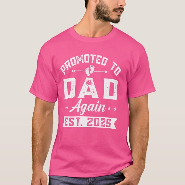 Camiseta Promovido Ao Pai Novamente 2025 Anúncio De Bebê Si (Frente)