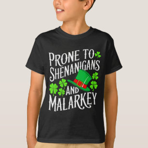 Camiseta Propenso a travessuras e diversão malarkey trevos