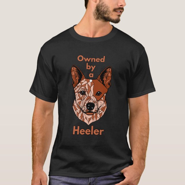 Camiseta Propriedade de um Heeler (Vermelho) (Frente)