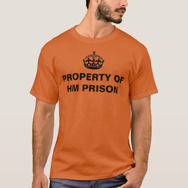 Camiseta PROPRIEDADE DO HM PRISÃO no t-shirt alaranjado (Frente)