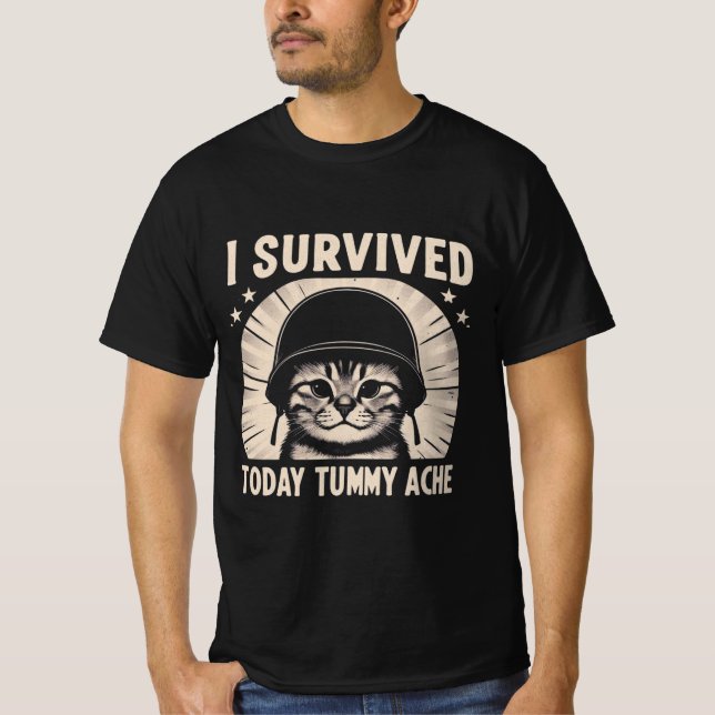 Camiseta Proprietário do Cat Humor Shirt Tummy Ache Survivo (Frente)
