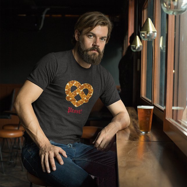 Camiseta Prost Pretzel Heart Oktoberfest Personalizável (Criador carregado)