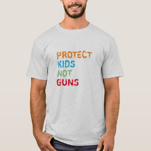 Camiseta Proteja as crianças. Não armas cores amontoadas