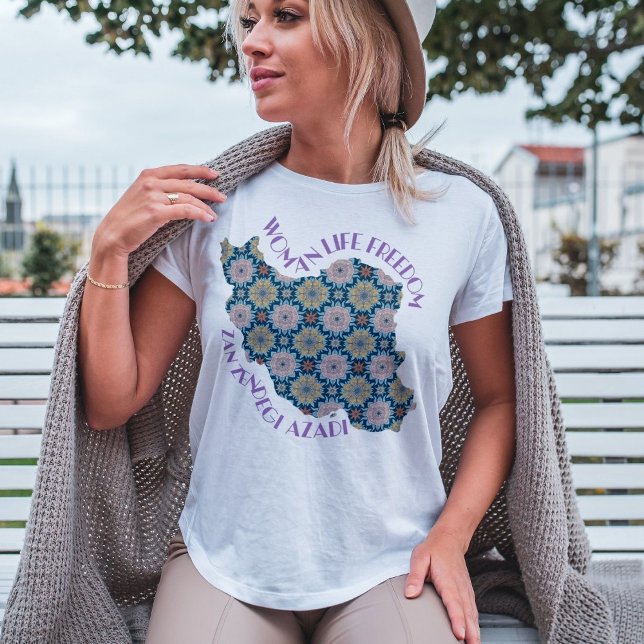 Camiseta Protesto pela Liberdade da Mulher | Flores Violeta (Woman Life Freedom Protest | Flowers Violet T-Shirt)