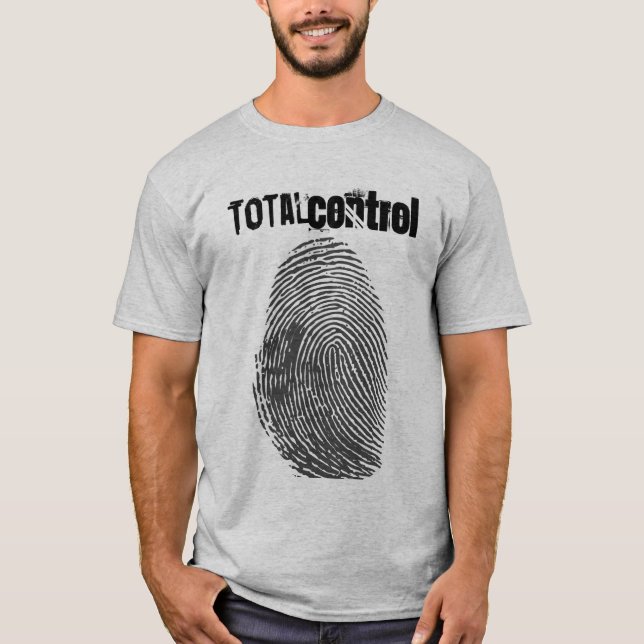 Camiseta Protesto Social do Slogan "Controle Total"  (Frente)