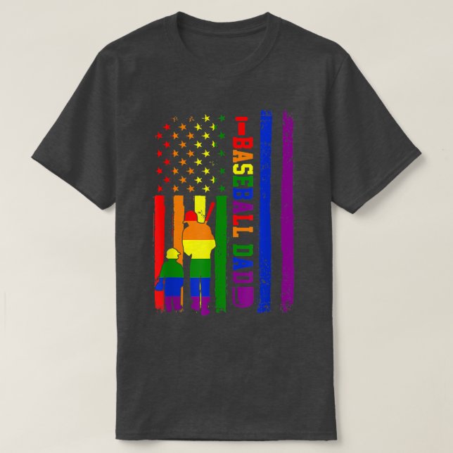 Camiseta Proud Dad Gay Son Pride Rainbow Flag LGBT Baseball (Frente do Design)