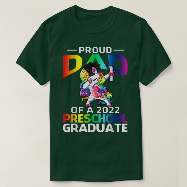 Camiseta Proud Dad Of A 2022 Preschool Graduate Unicorn  (Frente do Design)