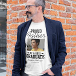 Camiseta Proud Father of a 2023 Graduate T-Shirt<br><div class="desc">Beaming with pride of the success of your childs achievements! Then show them how proud you are with these personalized graduation ceremony t-shirts featuring a photograph of your kid,  the text "proud father of a 2023 graduate",  their name,  and high school/college.</div>