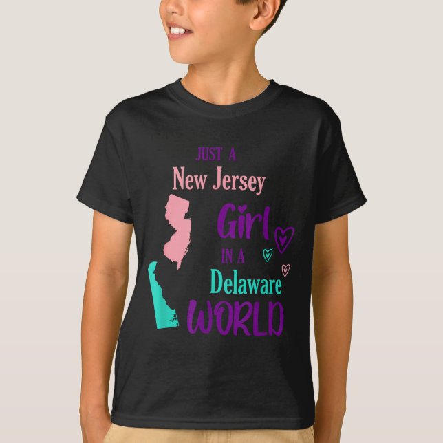 Camiseta Proud Girl Just A New Jersey Girl In A Delaware Wo (Frente)