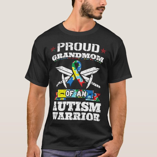Camiseta Proud Grandmom Of An Autism Warrior Kanner Awarene (Frente)