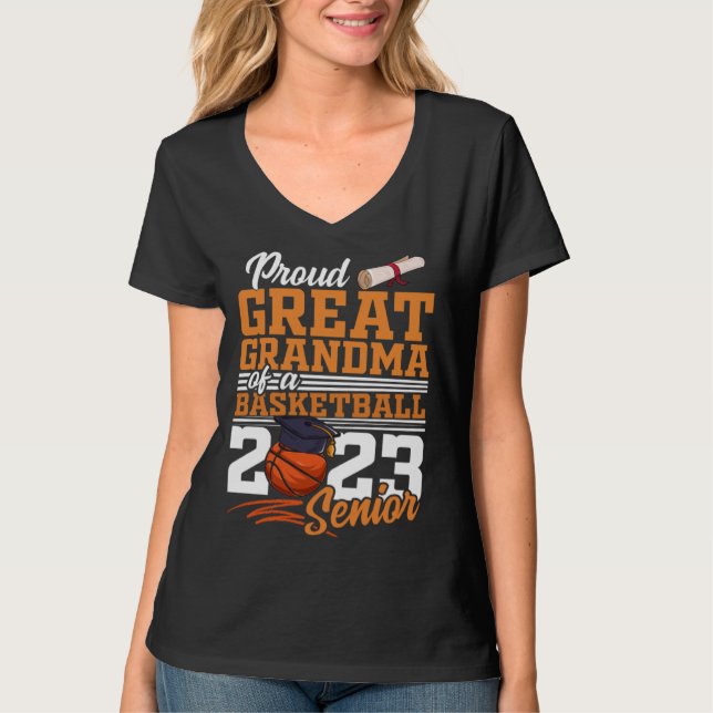 Camiseta Proud Great Grandma Of A 2023 Senior 2023 Grad Bas (Frente)