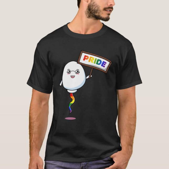Camiseta Proud LGBT Queer Cute pride shield hold by Rainbow (Frente)