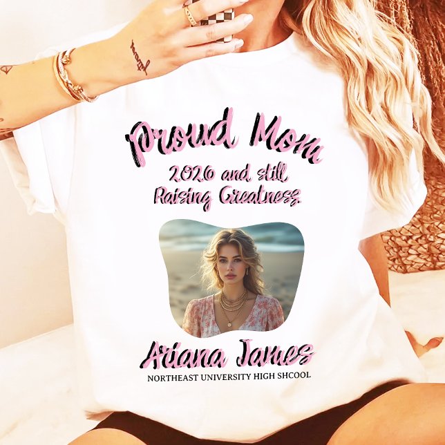 Camiseta Proud MoM 2026 and still White Custom Photo (Criador carregado)