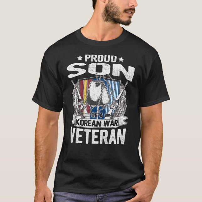Camiseta  Proud Son Of A Korean War Veteran Dog Tags (Frente)