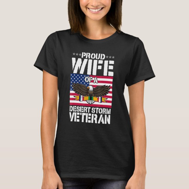 Camiseta Proud Wife Of Desert Storm Veteran Gulf War Vetera (Frente)