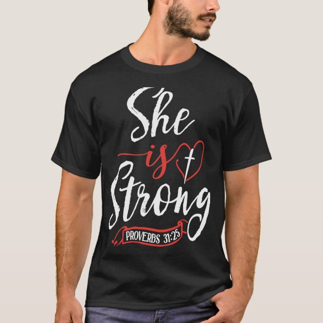 Camiseta Provérbios Ela é Forte Proverbs 3125 (Frente)
