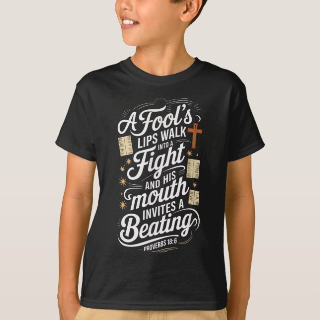 Camiseta Proverbs 18 6 _ Bible Verse  (Frente)
