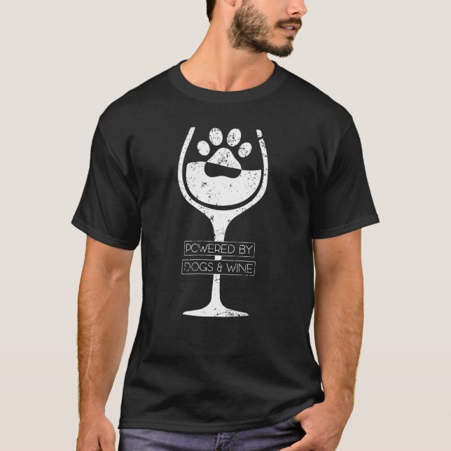 Camiseta Psto por cães e pelo vinho engraçado do presente (Frente)
