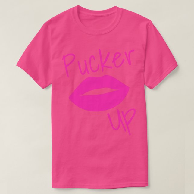 Camiseta Pucker Me Beije Lábios Engraçados Fashion e Makeu (Frente do Design)