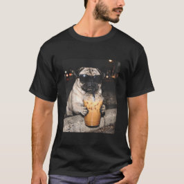 Camiseta Pug Bebendo Café Gelado Meme Engraçado de Cachorro