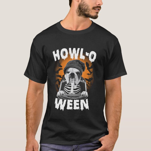Camiseta Pug de Halloween Howl-O-Ween com Chapéu e Morcegos (Frente)