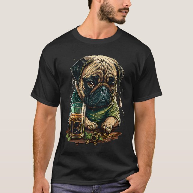 Camiseta Pug Mal-Humorado Bebe Uísque (Frente)