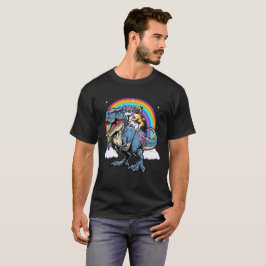 Camiseta Pug Unicorn cavalgando no T rex Dinossaur