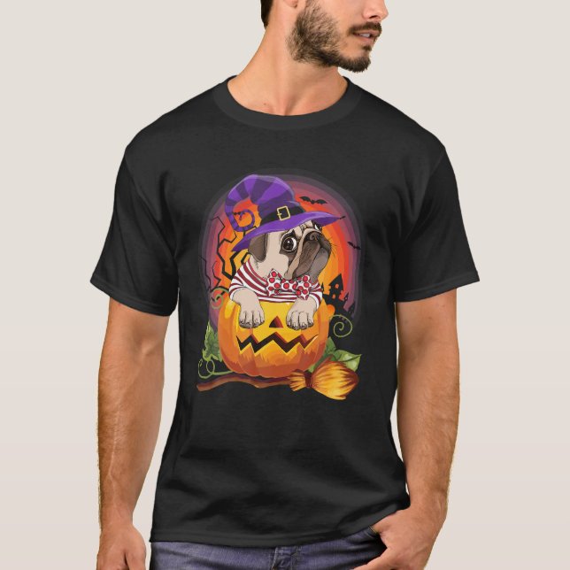 Camiseta Pug Witch Pumpkin Cachorro do Dia das Bruxas (Frente)