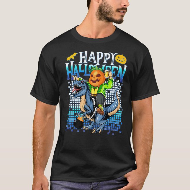 Camiseta Pumpkin Andando Na Árvore Tendo A Cerveja Hallowee (Frente)