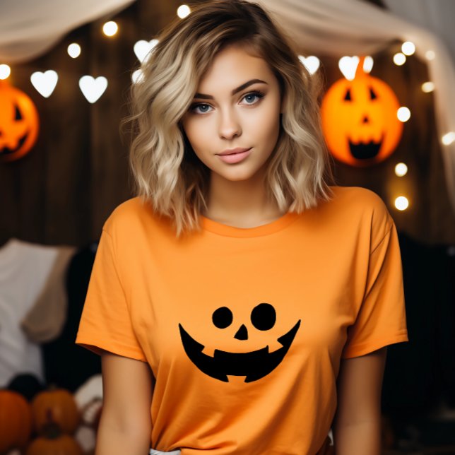 Camiseta Pumpkin Face Costume (This AI generative content style tee features a holiday effect.)
