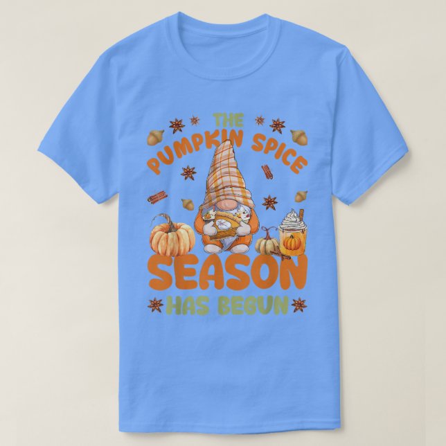 Camiseta Pumpkin Spice Season Has Be  Cute Fall Autumn Gnom (Frente do Design)