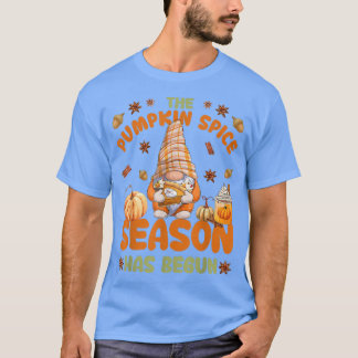 Camiseta Pumpkin Spice Season Has Be  Cute Fall Autumn Gnom