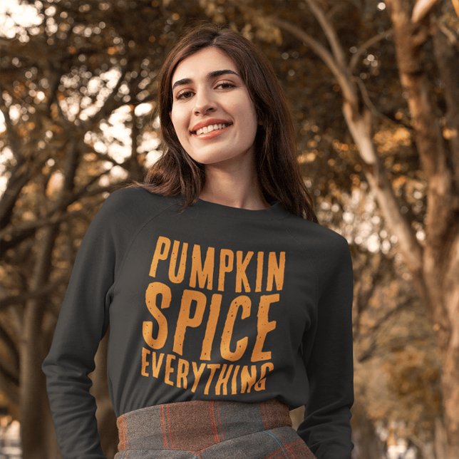 CAMISETA PUMPKIN SPICE TUDO CAIR EM T-SHIRTS (Criador carregado)