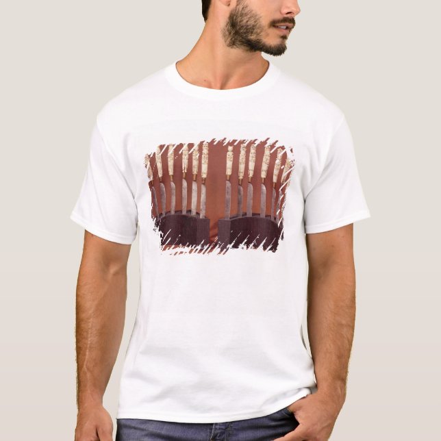Camiseta Punhos cinzelados da faca que mostram monarca (Frente)